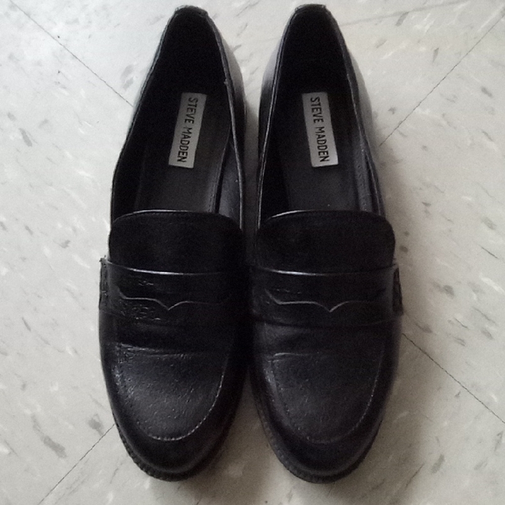 Steve Madden Black Leather Penny-Style Loafers